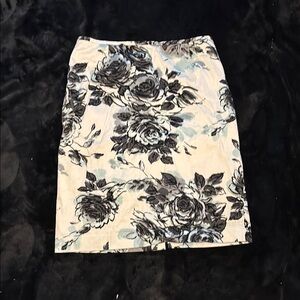 Floral Print Women's Skirt - Black and White
